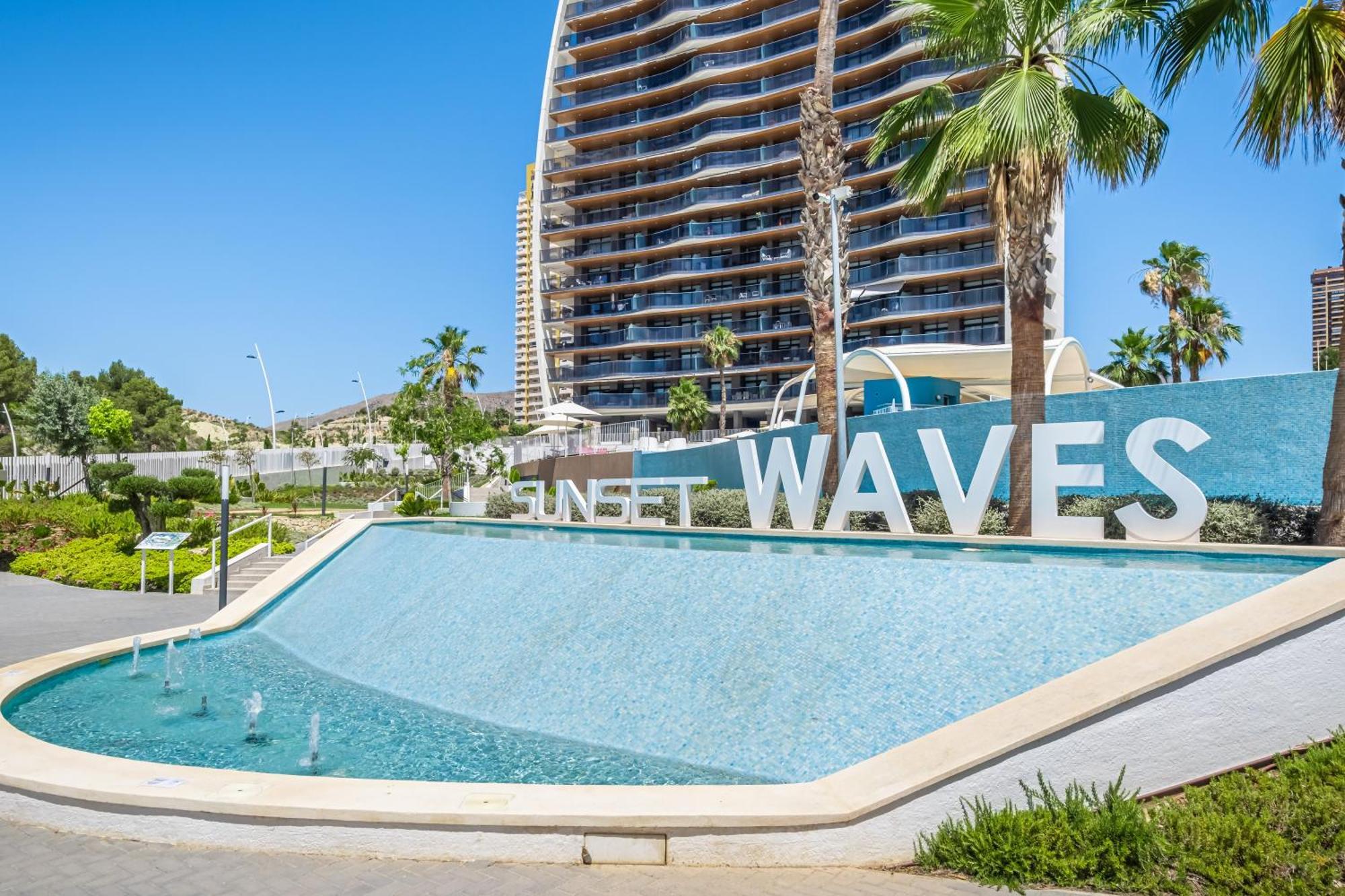 Sunset Waves 18-35 Poniente Beach Resort Бенидорм Экстерьер фото