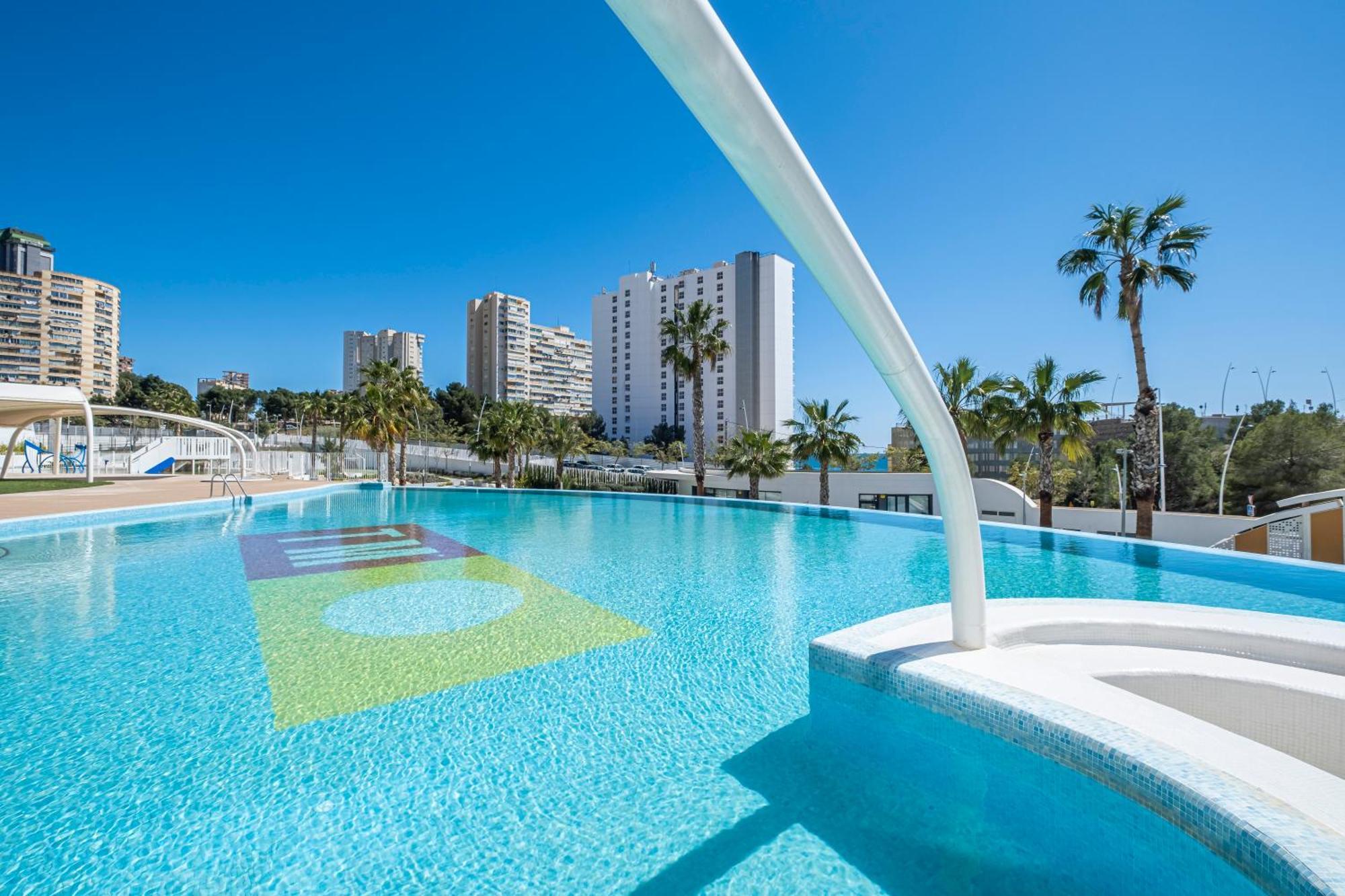 Sunset Waves 18-35 Poniente Beach Resort Бенидорм Экстерьер фото